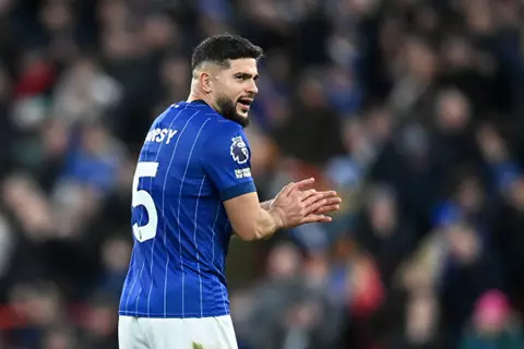  سام مرسي لـ "يلا كورة": الزمالك يرغب في ضمي.. وسأدرس كل الخيارات